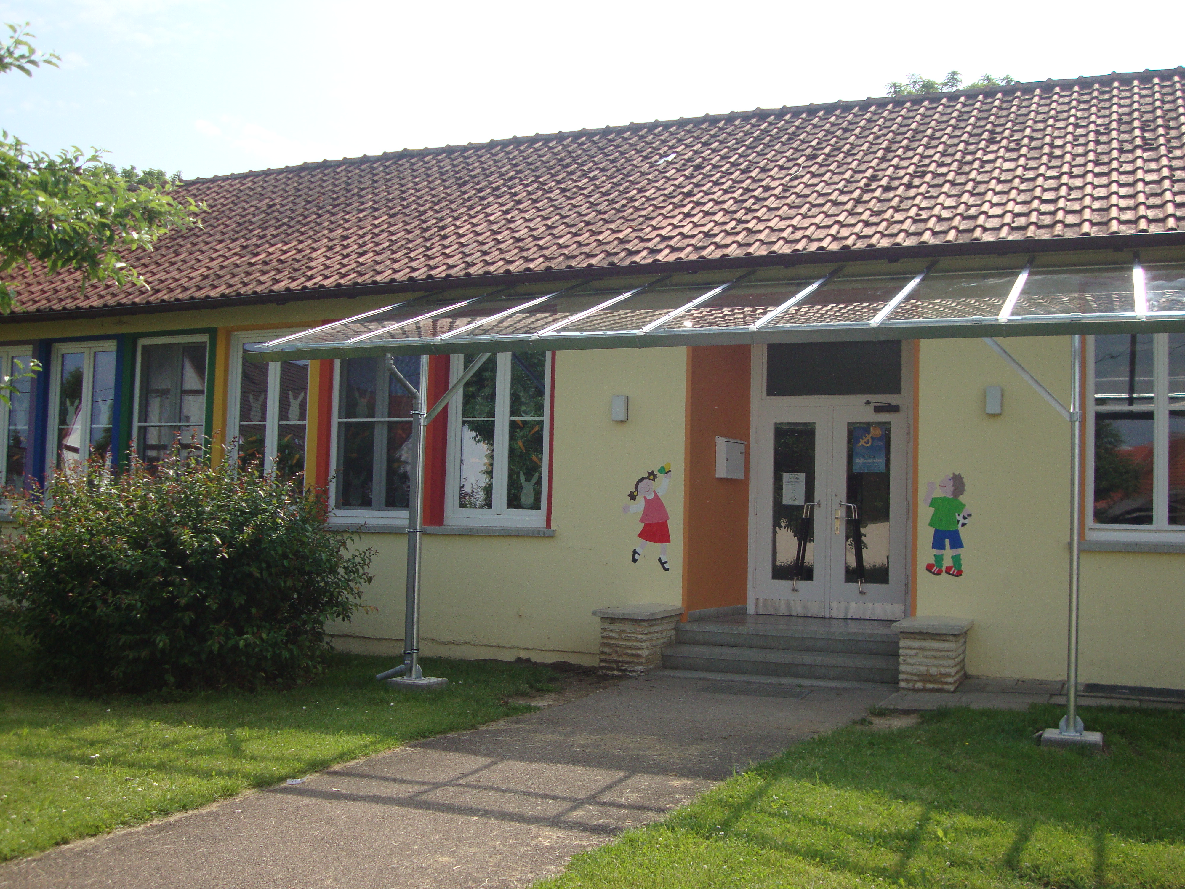 Eingangstr der Kita Grosselfingen